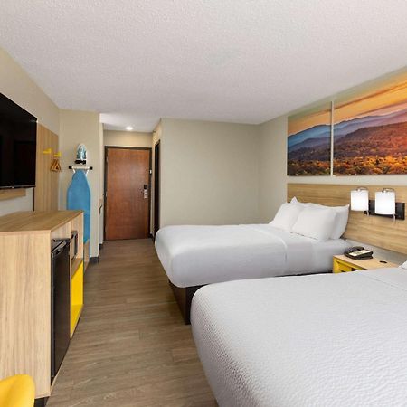 Days Inn By Wyndham Glasgow Esterno foto