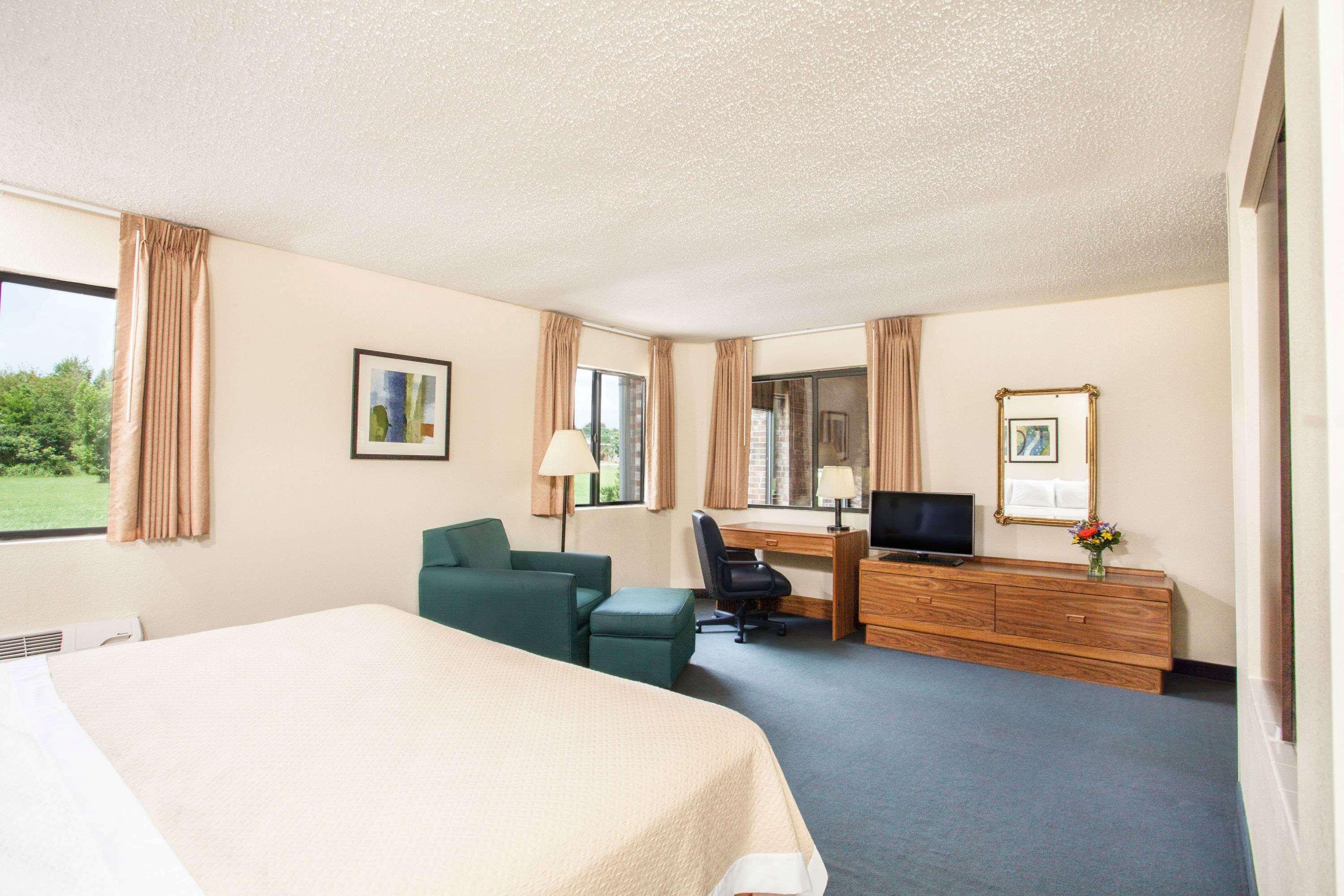 Days Inn By Wyndham Glasgow Esterno foto