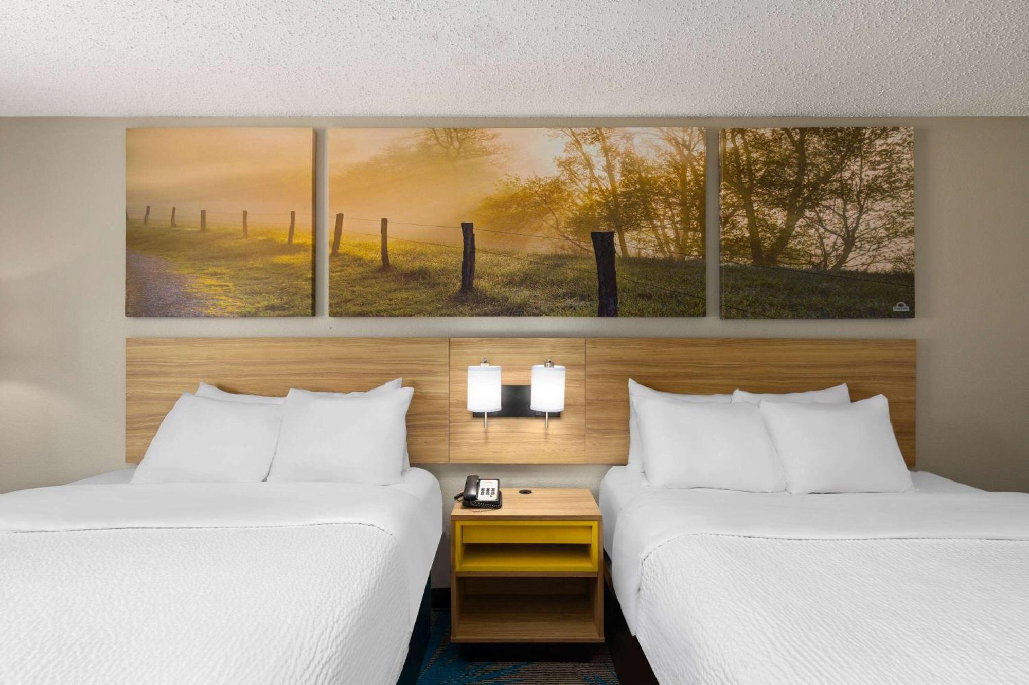 Days Inn By Wyndham Glasgow Esterno foto