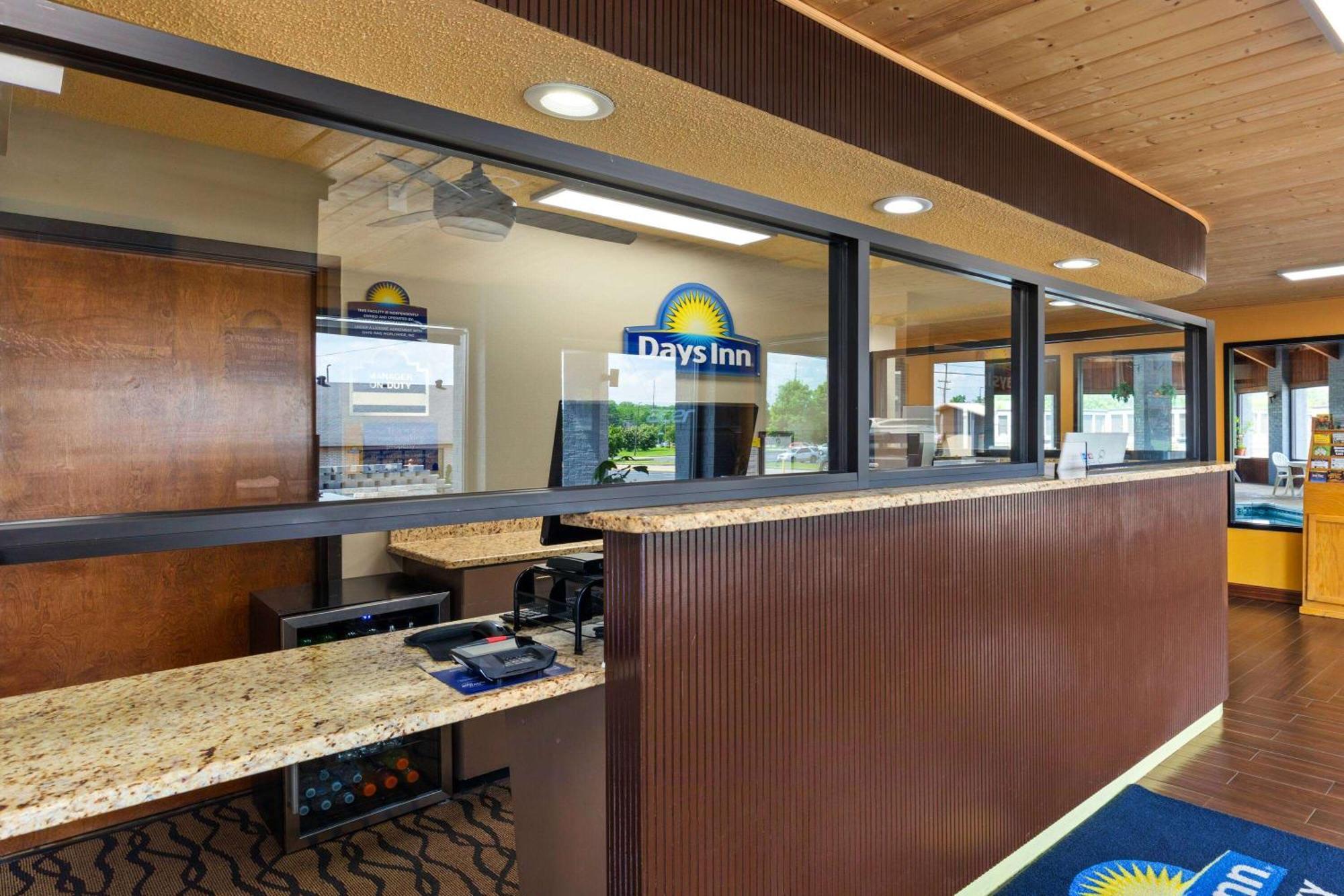 Days Inn By Wyndham Glasgow Esterno foto