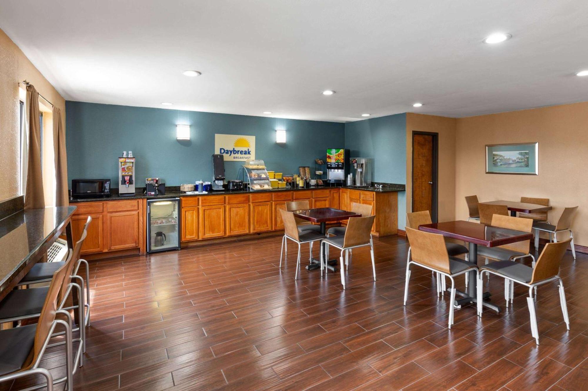 Days Inn By Wyndham Glasgow Esterno foto