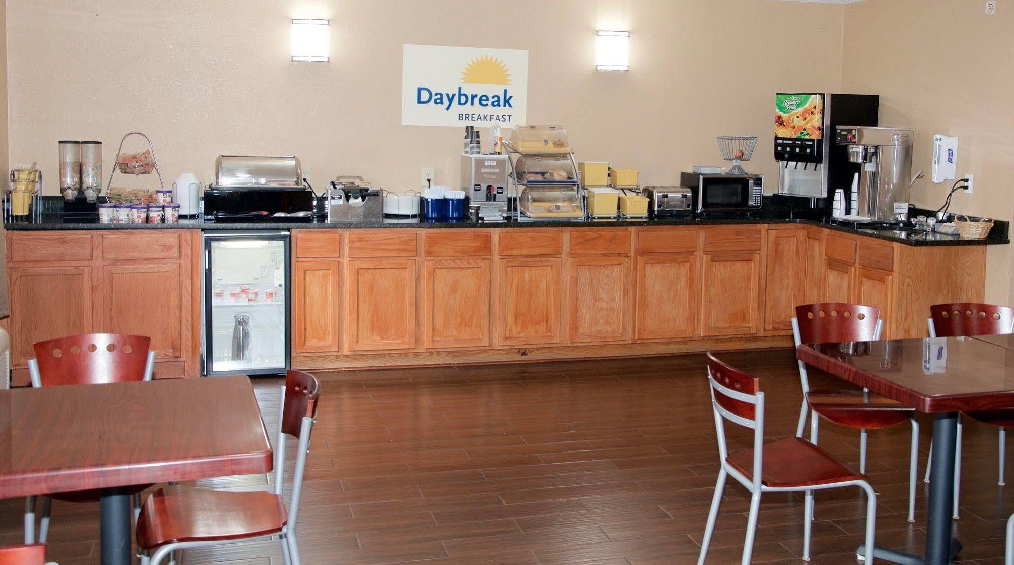 Days Inn By Wyndham Glasgow Esterno foto